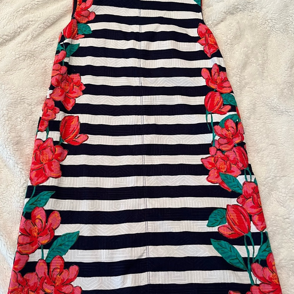 Like new Vineyard Vines size 14 girls dress
